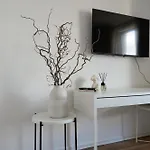 Apartment Komfortables Ferienhaus bis zu 12 Personen I Sauna&Garten I Hannover Messe Apartment I Handwerker Monteurzimmer *