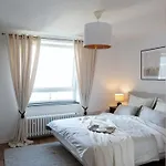 Komfortables Bis Zu 12 Personen I Sauna & Garten I Messe I Handwerker Monteurzimmer *