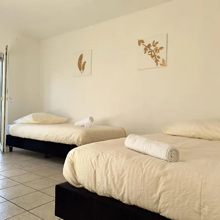 Apartmán Ganzes Haus I 4 Schlafzimmer Fuer Bis Zu 12 Gaeste I Sauna & Garten I Naehe Messe Hannover