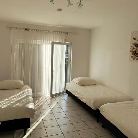 Apartamento Komfortables Bis Zu 12 Personen I Sauna & Garten I Messe I Handwerker Monteurzimmer *