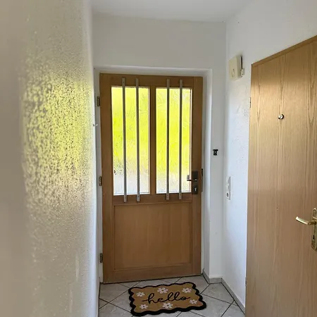 Apartmán Ganzes Haus I 4 Schlafzimmer Fuer Bis Zu 12 Gaeste I Sauna & Garten I Naehe Messe
