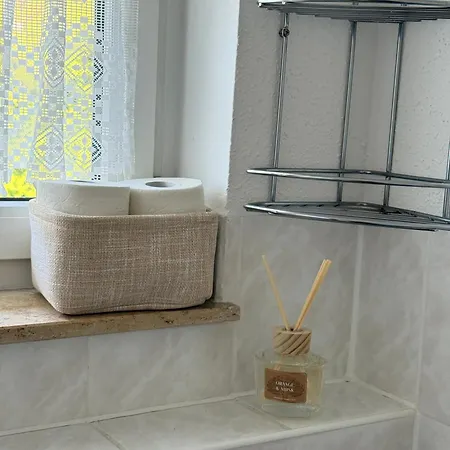 Ganzes Haus I 4 Schlafzimmer Fuer Bis Zu 12 Gaeste I Sauna & Garten I Naehe Messe *
