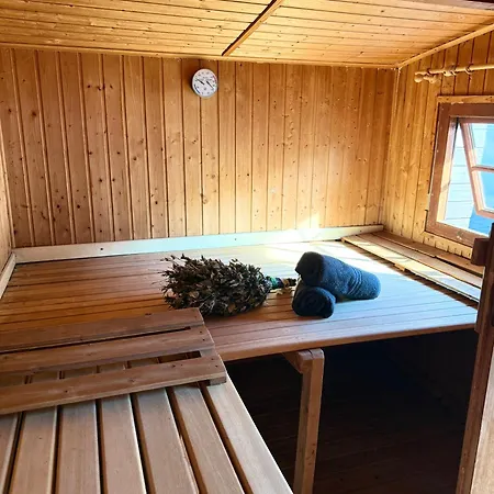 Apartman Ganzes Haus I 4 Schlafzimmer Fuer Bis Zu 12 Gaeste I Sauna & Garten I Naehe Messe